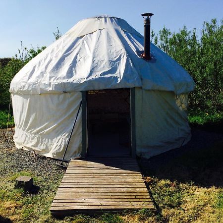 Mill Haven Place Glamping-Yurt 2 ฮาเวอร์ฟอร์ดเวสต์ ภายนอก รูปภาพ
